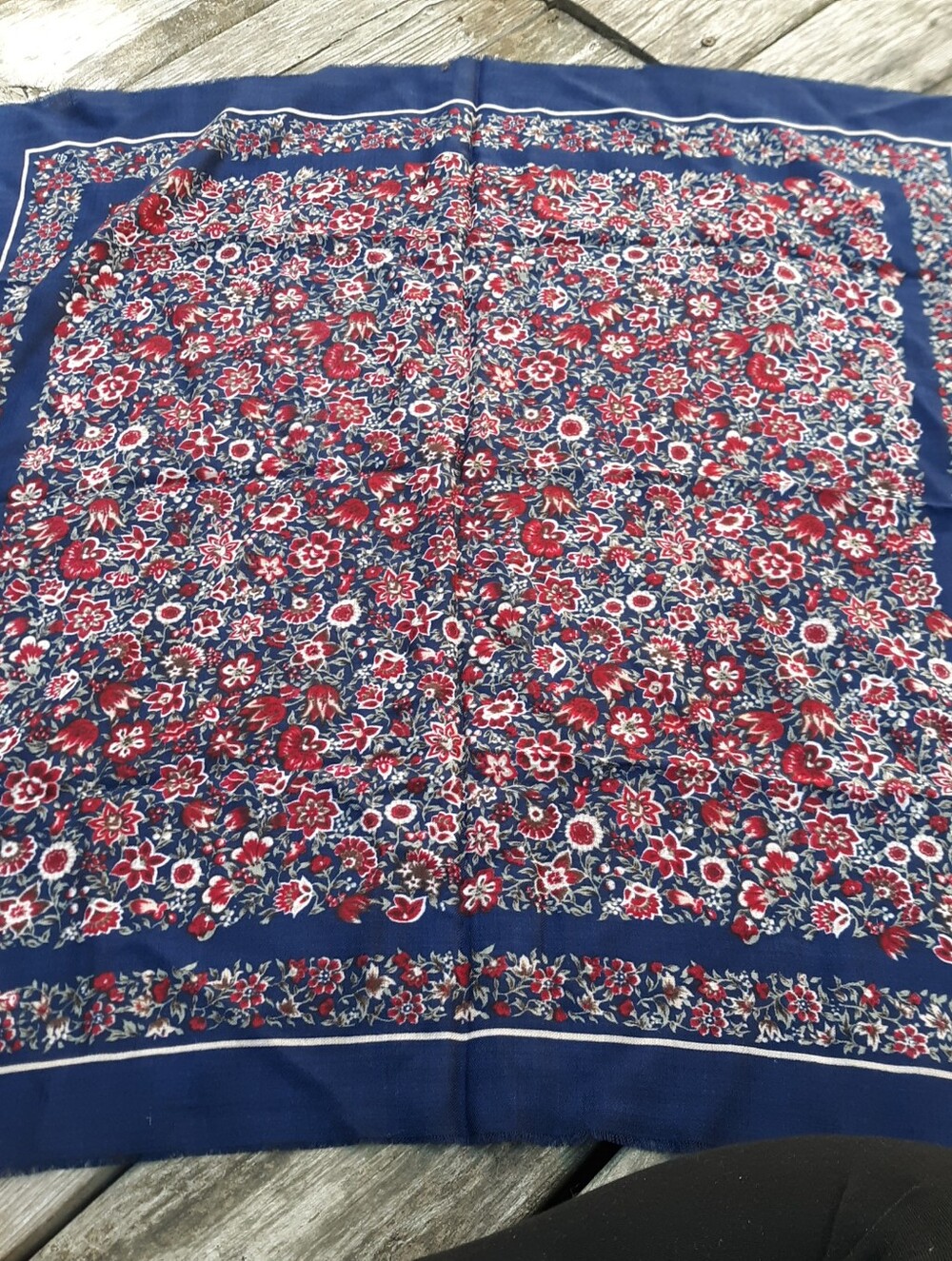 Marshall Fields Vintage 100% Wool Scarf Floral Navy Red Square 26x26 Japan VTG
